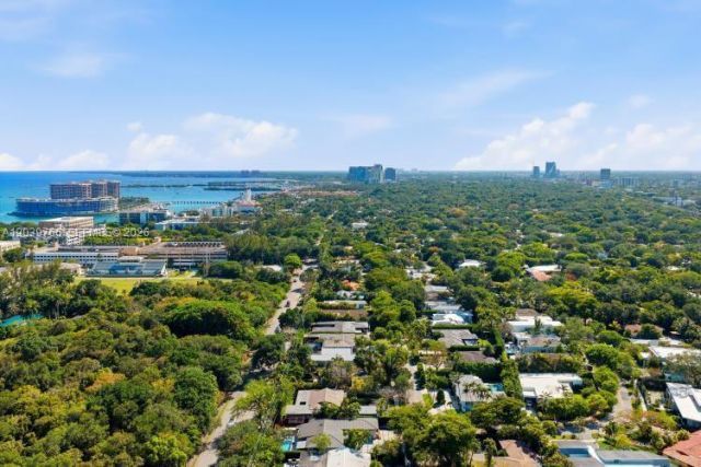 291 E Shore Dr E, Miami, FL 33133 Photo