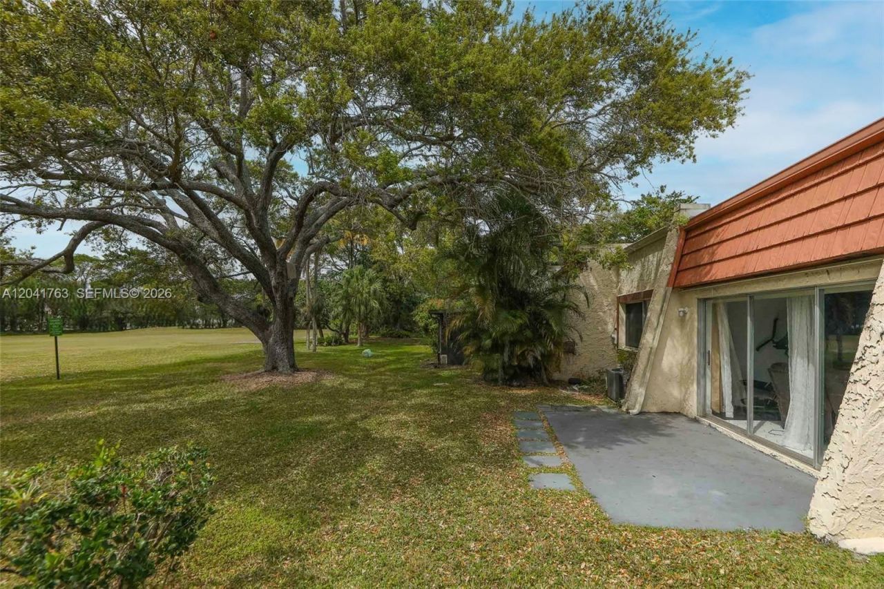 6553 NW 99th Ave, Unit A20, Tamarac, FL 33321 Photo