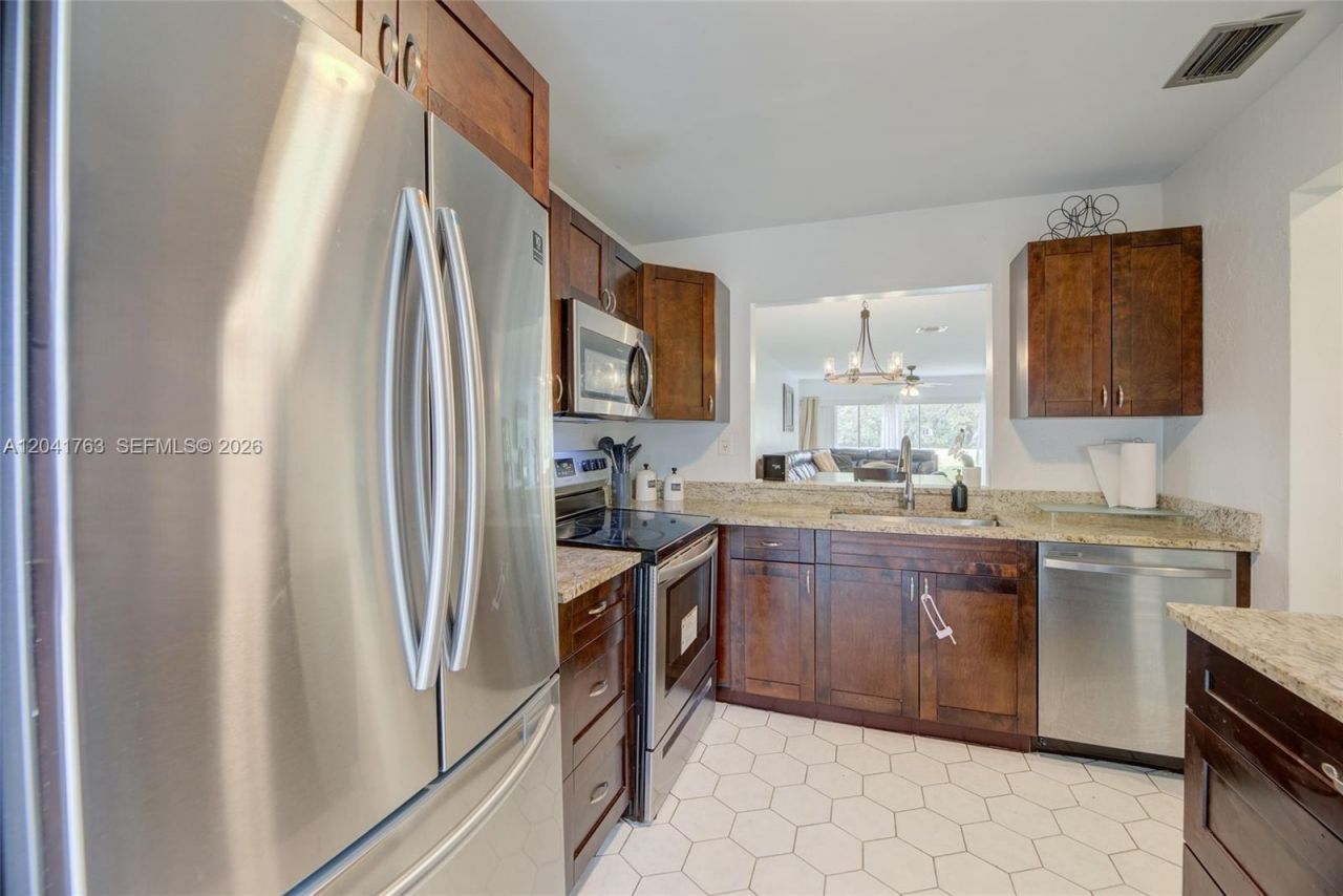 6553 NW 99th Ave, Unit A20, Tamarac, FL 33321 Photo