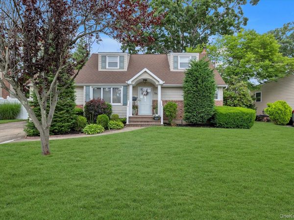 197 Walker Street , West Babylon, NY 11704