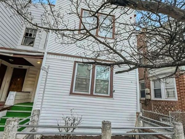 10913 127 , South Ozone Park, NY 11420