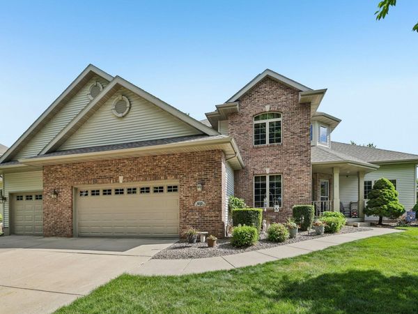 610 Pleasant Valley Parkway, Waunakee, WI 53597