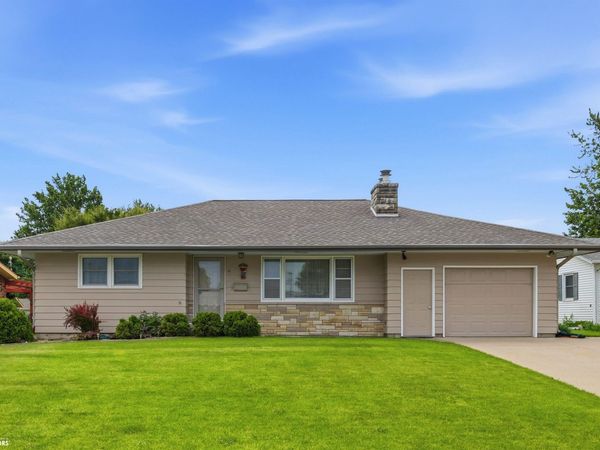 11 Palmer Street, Marshalltown, IA 50158