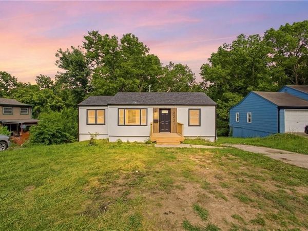 2221 S Hawthorne Avenue, Independence, MO 64052