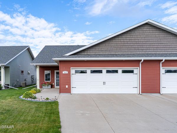 3824 35TH Street S, Grand Forks, ND 58201