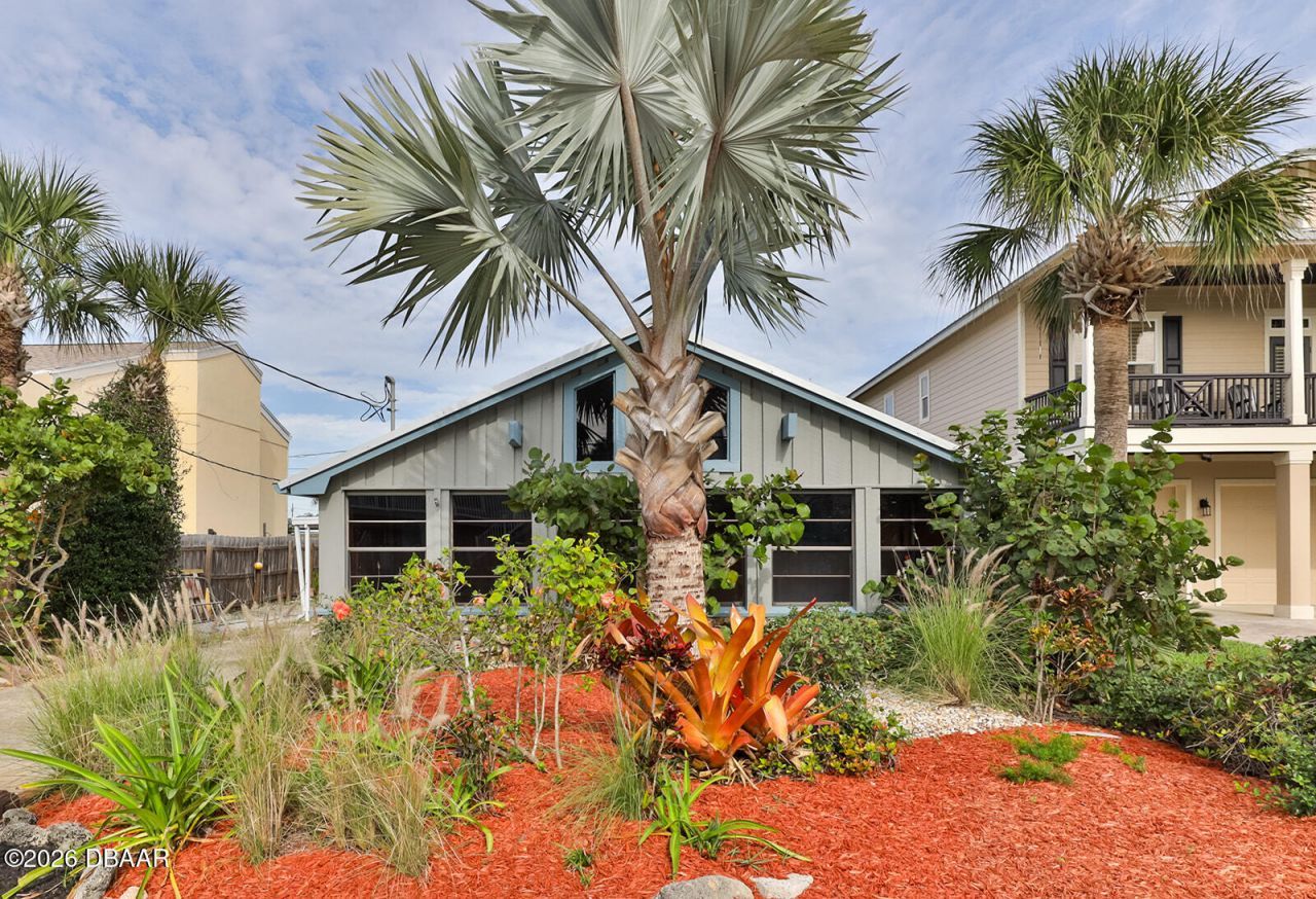 314 Due East Street, New Smyrna Beach, FL 32169 Photo