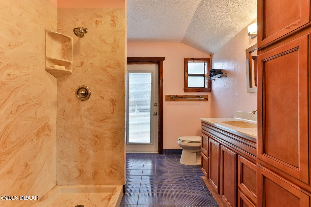 314 Due East Street, New Smyrna Beach, FL 32169 Photo