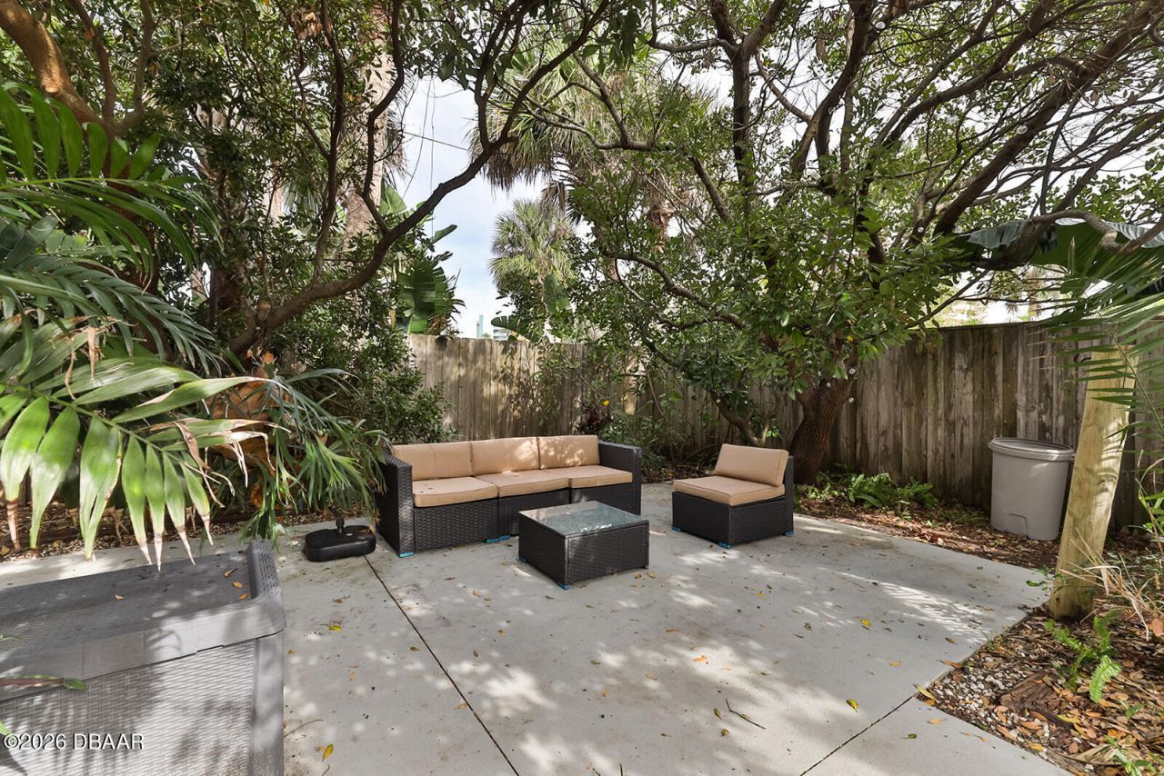 314 Due East Street, New Smyrna Beach, FL 32169 Photo