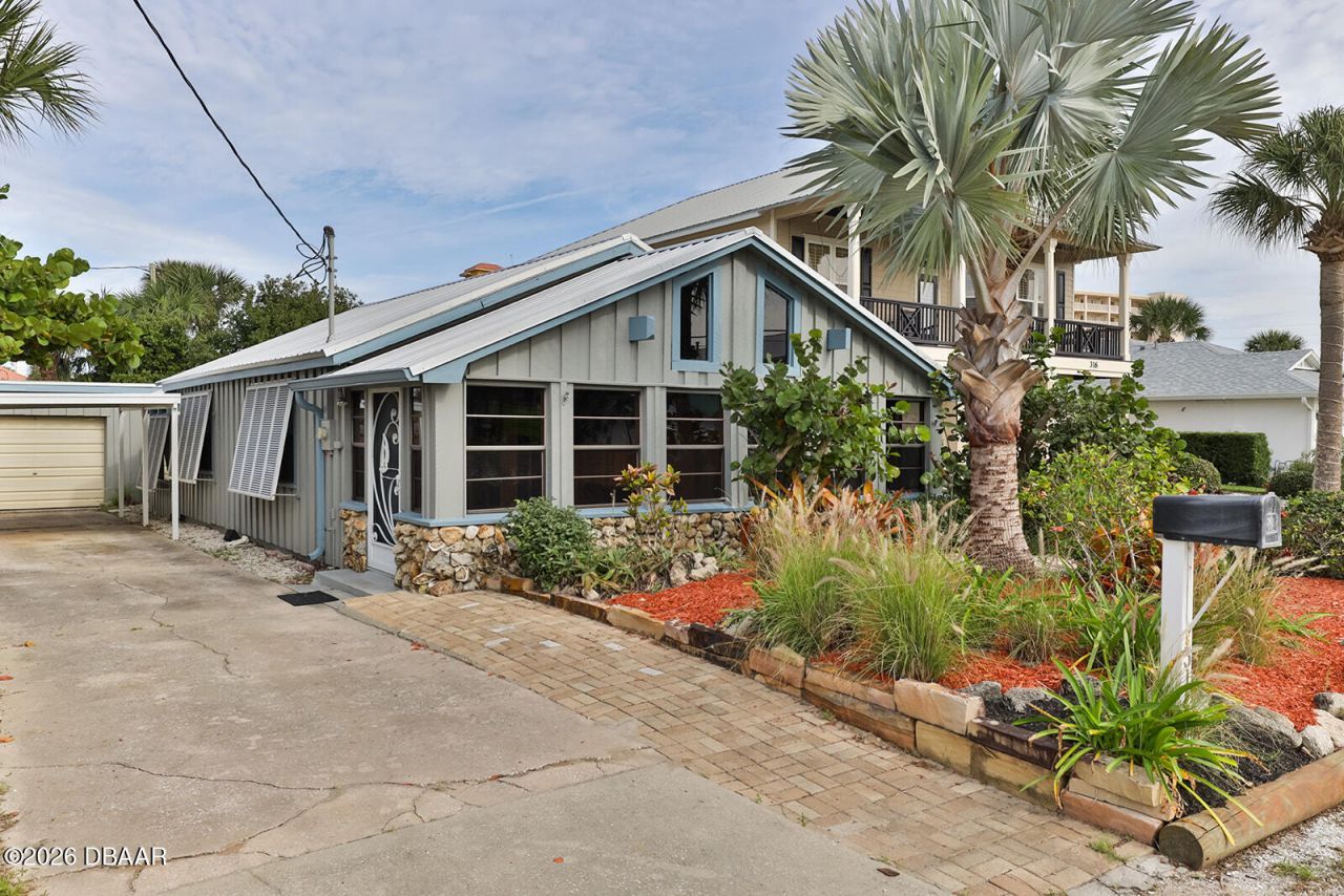 314 Due East Street, New Smyrna Beach, FL 32169 Photo