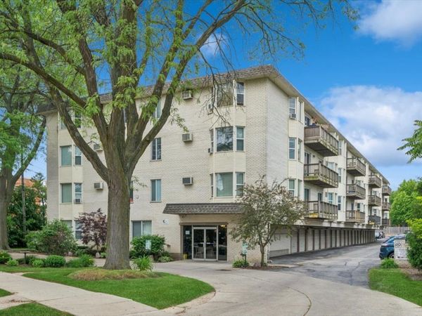 8232 Niles Center Road , Unit 214, Skokie, IL 60077