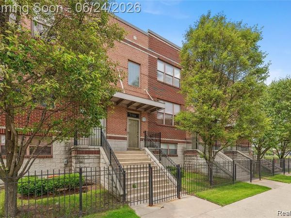 7621 Woodward Avenue, Detroit, MI 48202