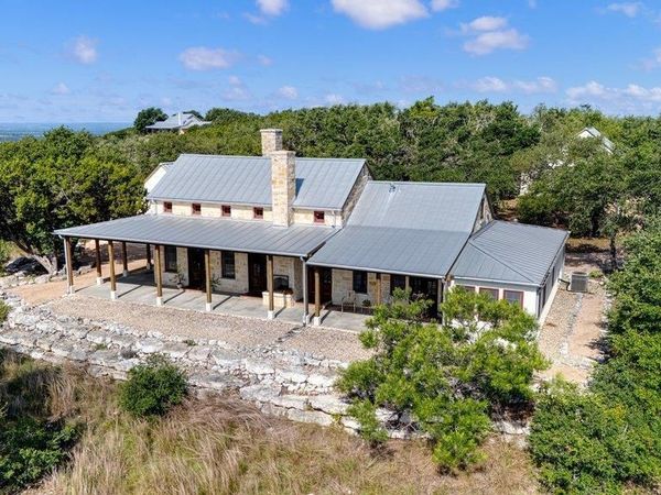309 Ridgeview DR, Fredericksburg, TX 78624