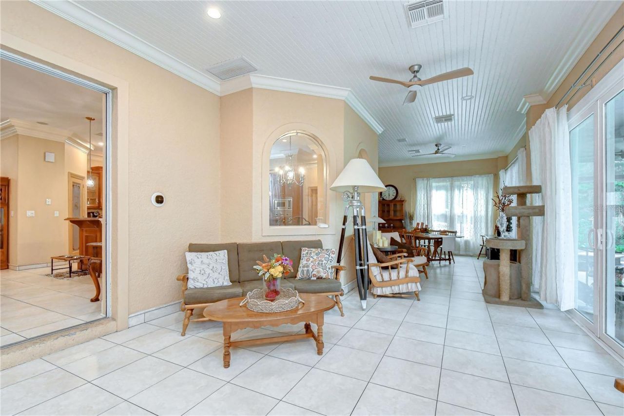 1009 Emerald Creek Drive, Valrico, FL 33596 Photo