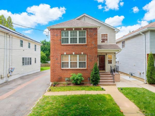 75 Cedar Place, Floral Park, NY 11001