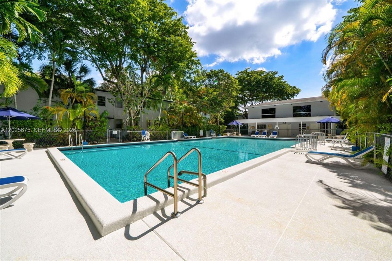5605 SW 80th St, Unit 10D, Miami, FL 33143 Photo