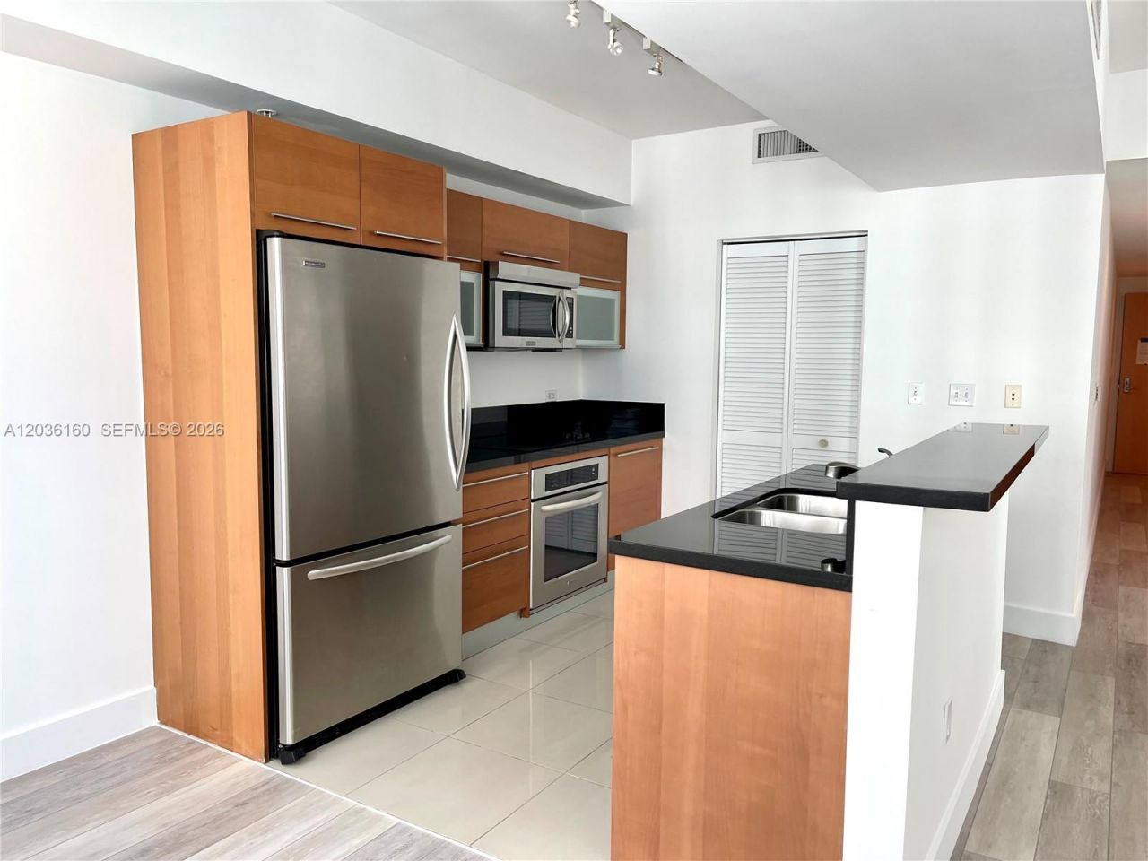 253 NE 2nd St , Unit 2108, Miami, FL 33132 Photo