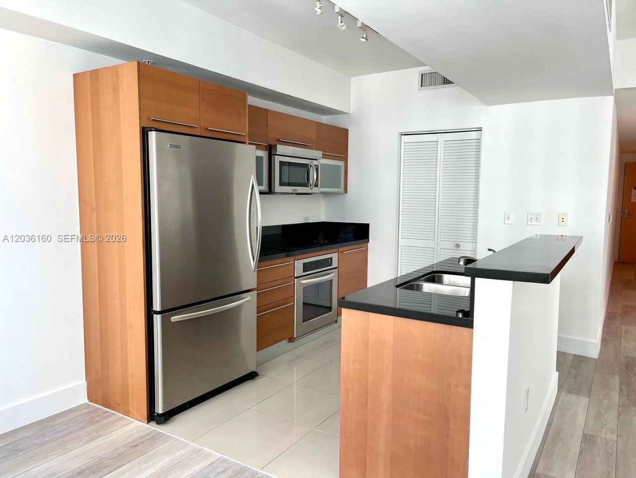 253 NE 2nd St , Unit 2108, Miami, FL 33132 Photo