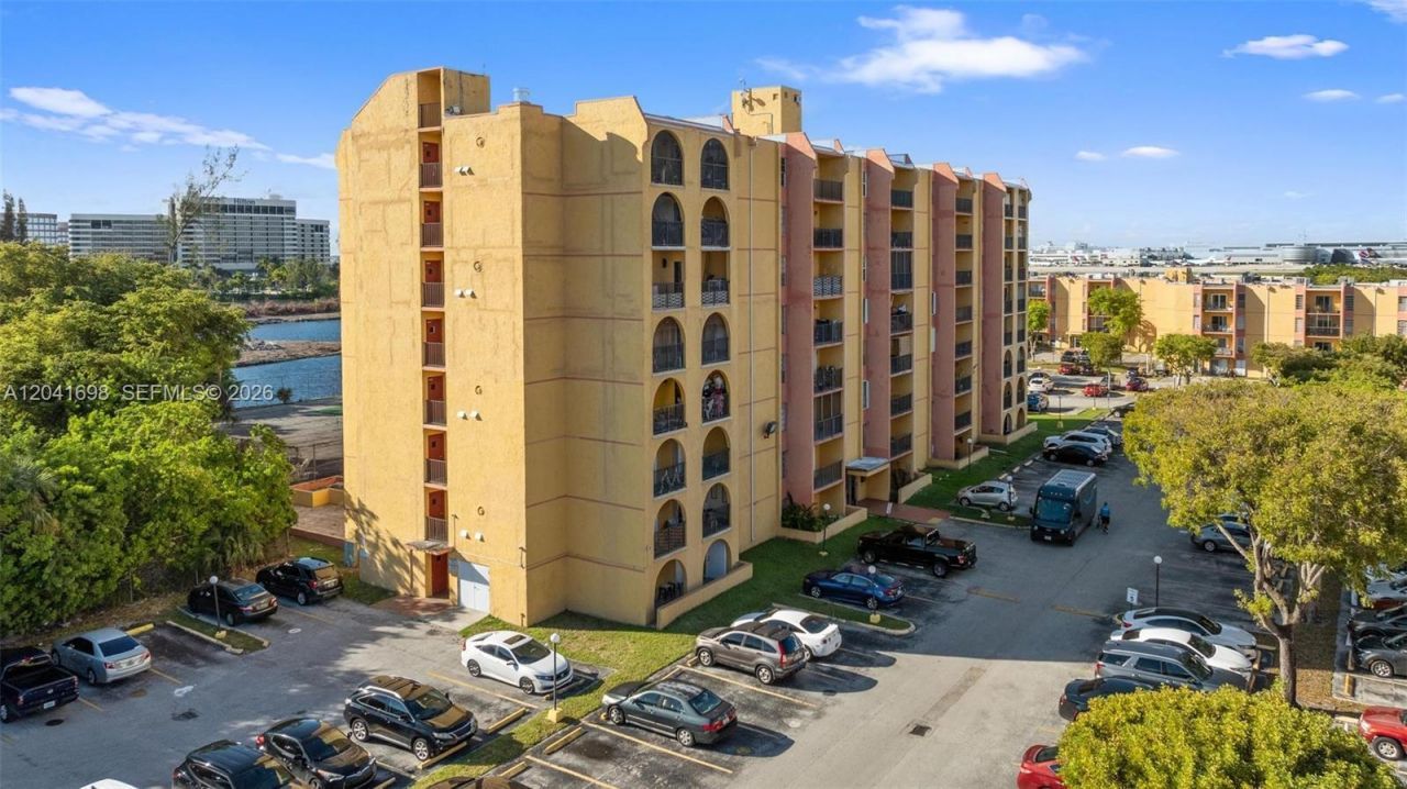 4801 NW 7th St , Unit 109-16, Miami, FL 33126 Photo