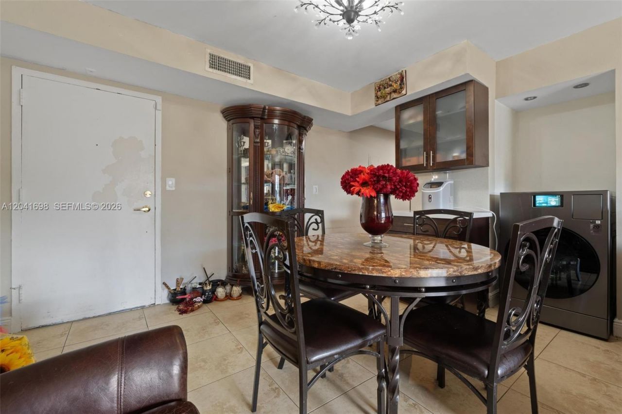 4801 NW 7th St , Unit 109-16, Miami, FL 33126 Photo