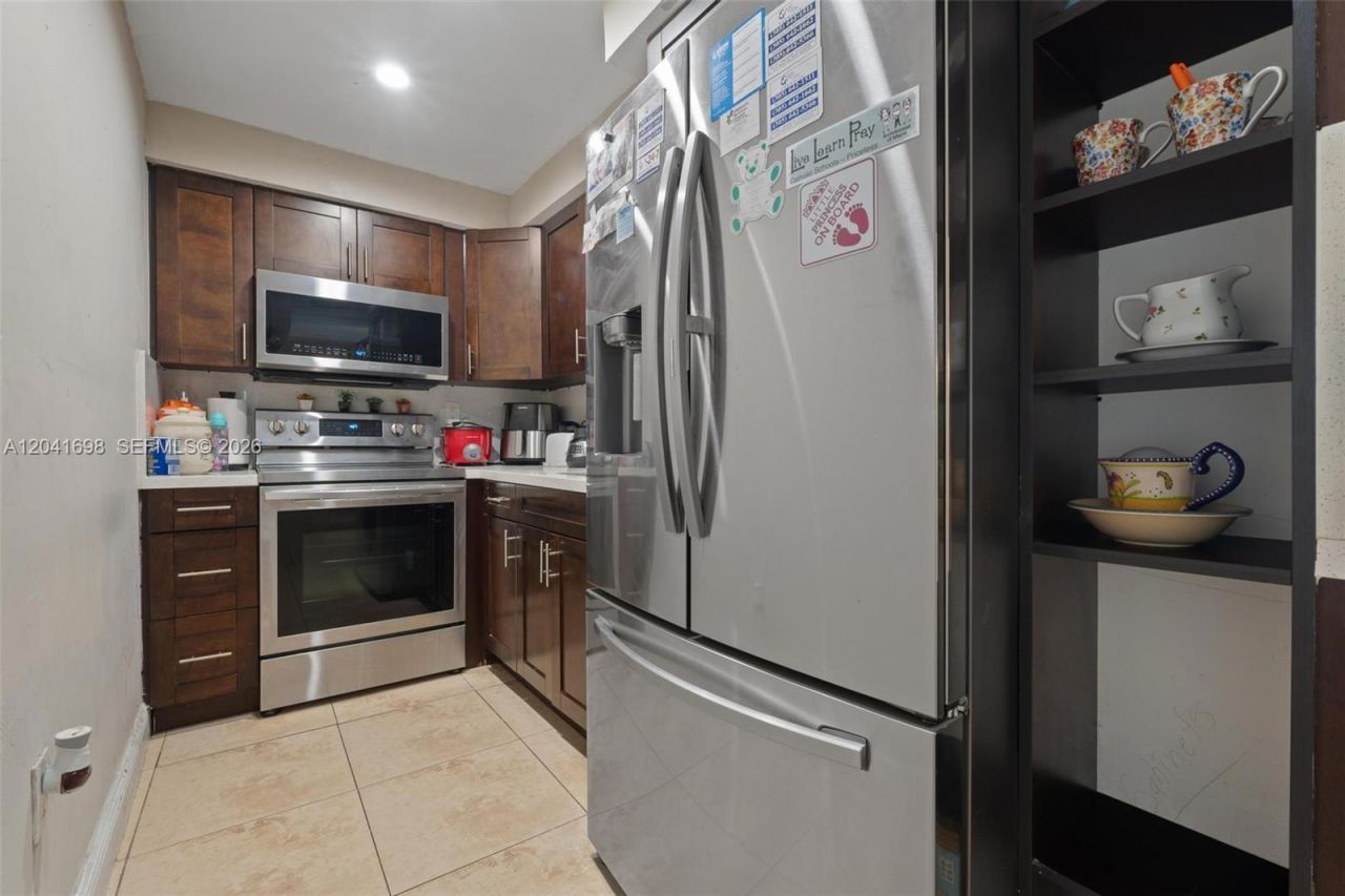 4801 NW 7th St , Unit 109-16, Miami, FL 33126 Photo
