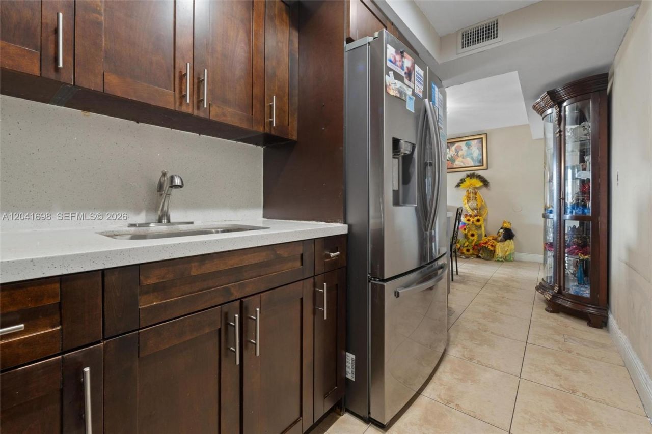 4801 NW 7th St , Unit 109-16, Miami, FL 33126 Photo