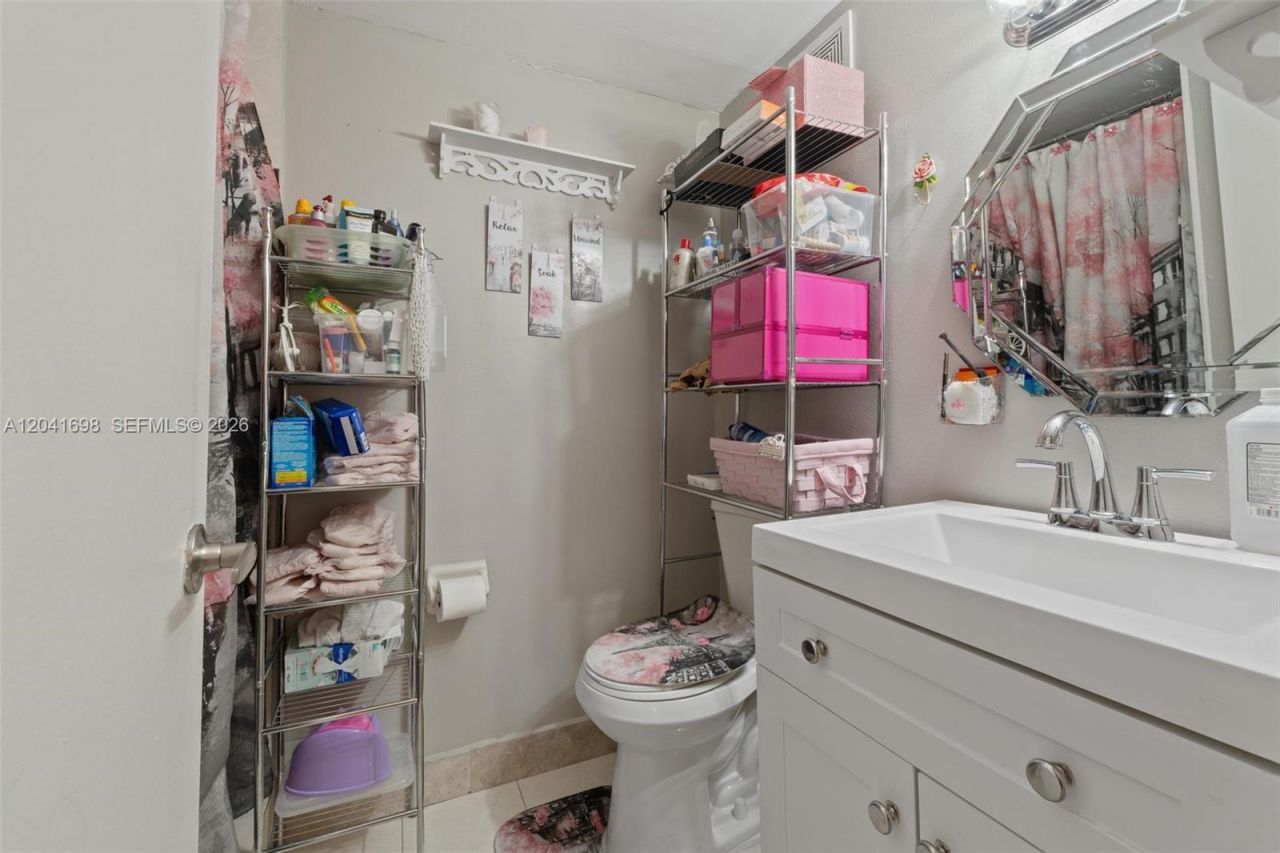 4801 NW 7th St , Unit 109-16, Miami, FL 33126 Photo