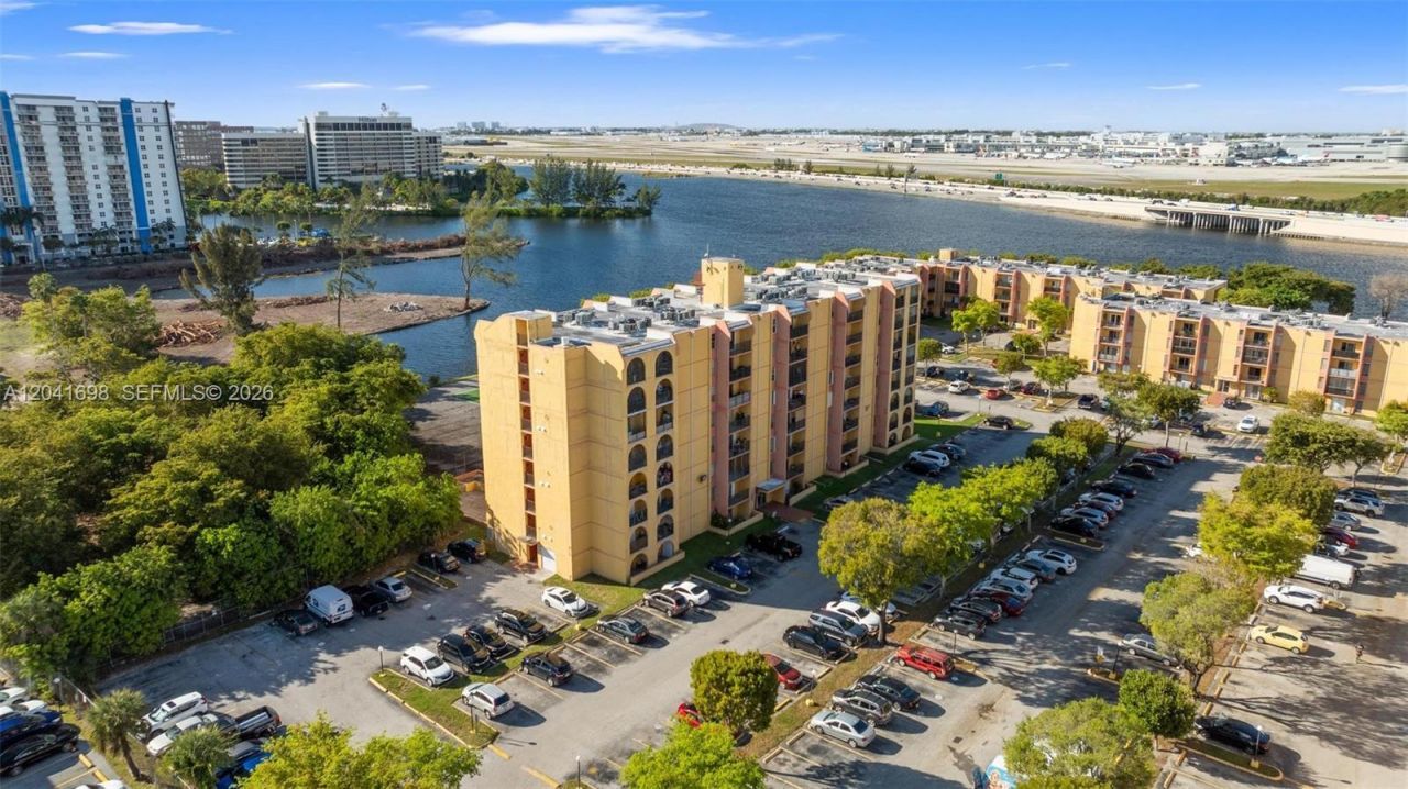 4801 NW 7th St , Unit 109-16, Miami, FL 33126 Photo