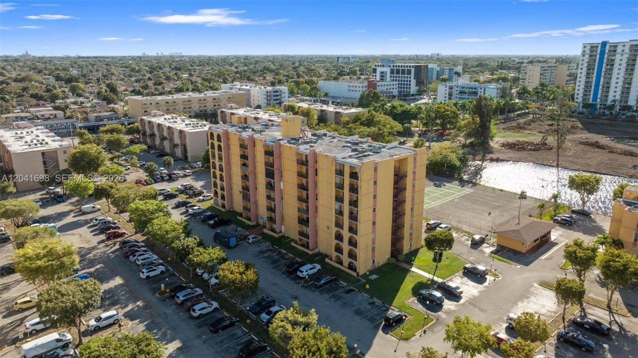 4801 NW 7th St , Unit 109-16, Miami, FL 33126 Photo
