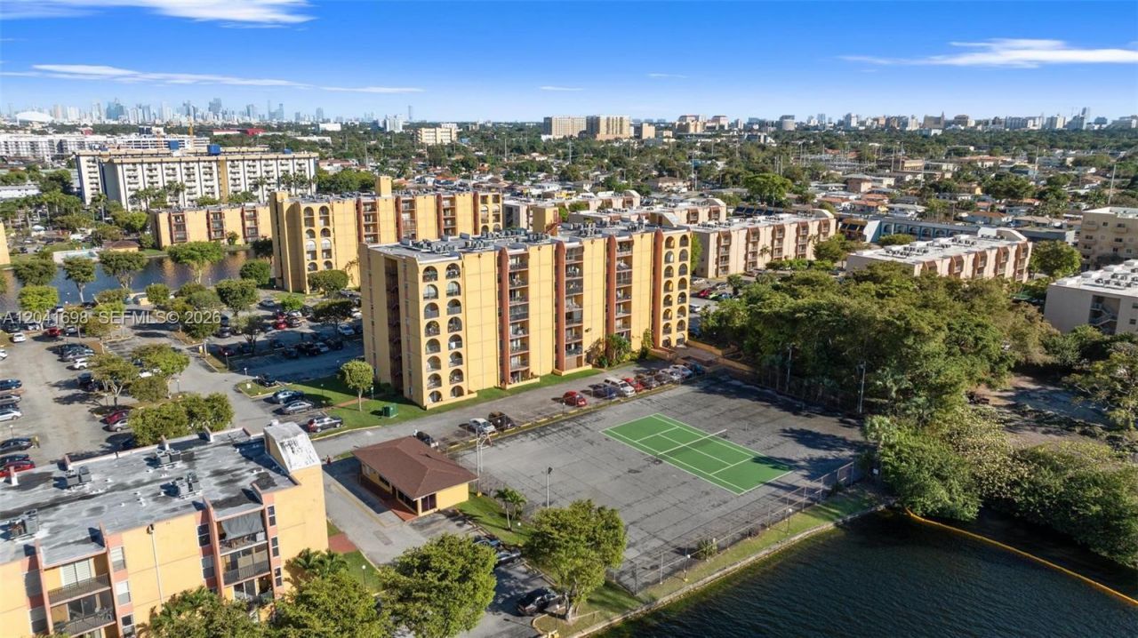 4801 NW 7th St , Unit 109-16, Miami, FL 33126 Photo