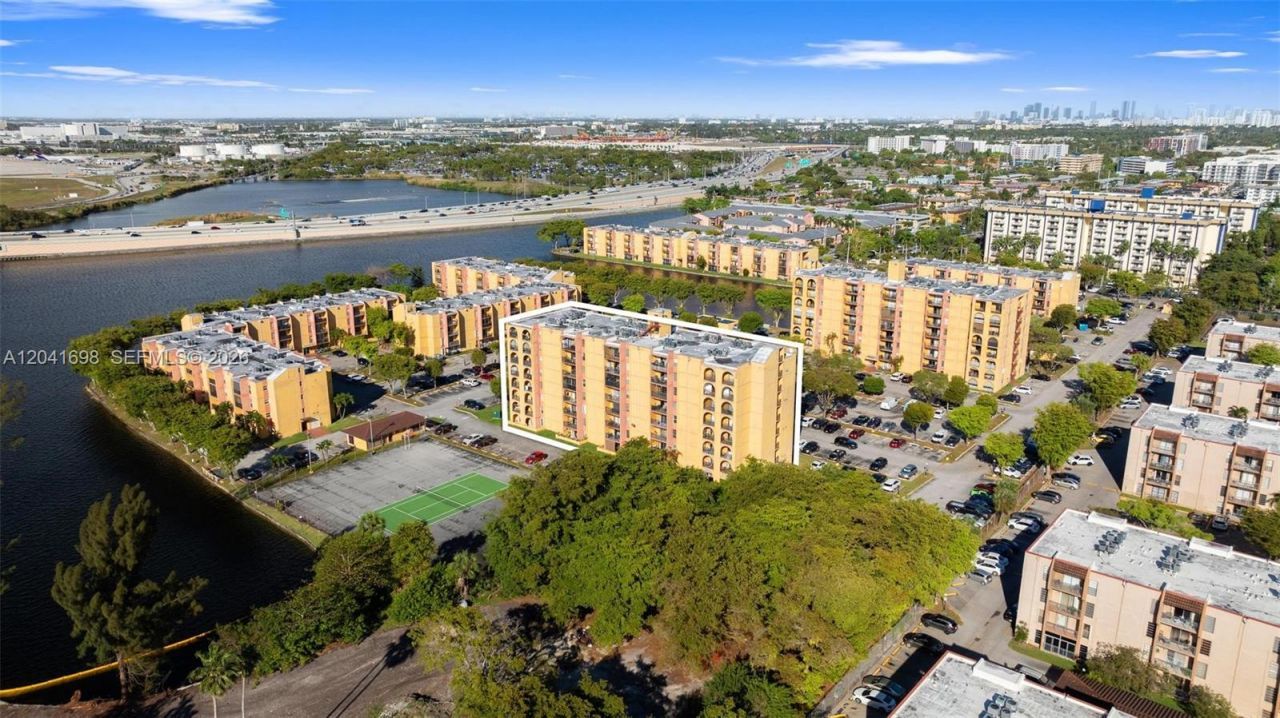 4801 NW 7th St , Unit 109-16, Miami, FL 33126 Photo