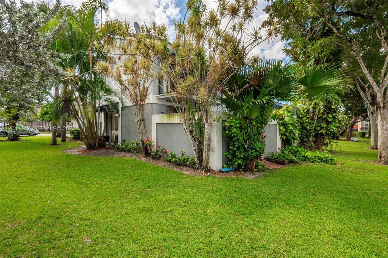 2327 SW 82nd Way , North Lauderdale, FL 33068 Photo