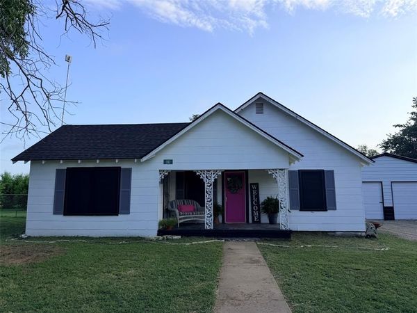 110 W Brown Street , Lipan, TX 76462