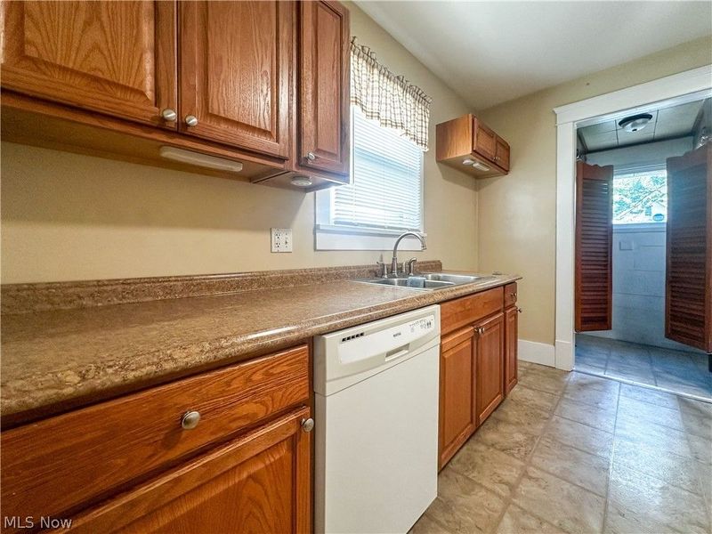 40 Madison Avenue, Niles, OH 44505 Photo 17