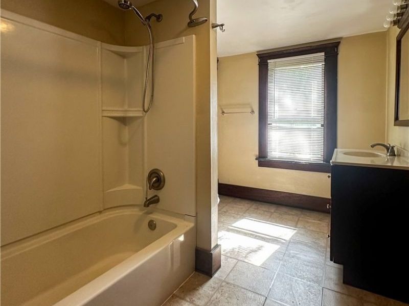 40 Madison Avenue, Niles, OH 44505 Photo 32