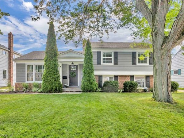 4259 W 202 Street , Fairview Park, OH 44126