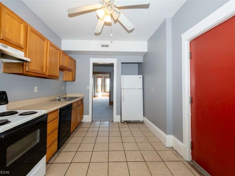 5612 Linwood Avenue, Cleveland, OH 44103 Photo 8