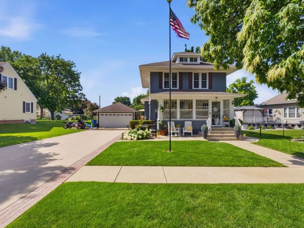 919 8th Street, De Witt, IA 52472