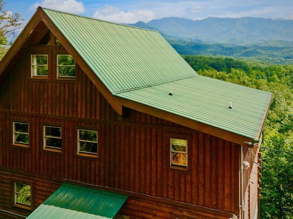 769 Cartertown Rd, Gatlinburg, TN 37738