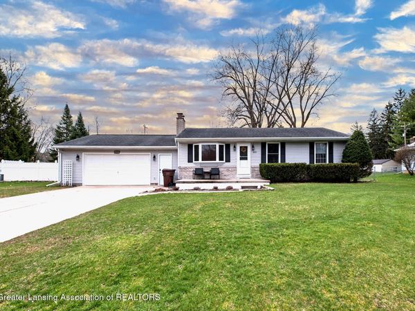 4037 S Pine Dell Drive, Lansing, MI 48911