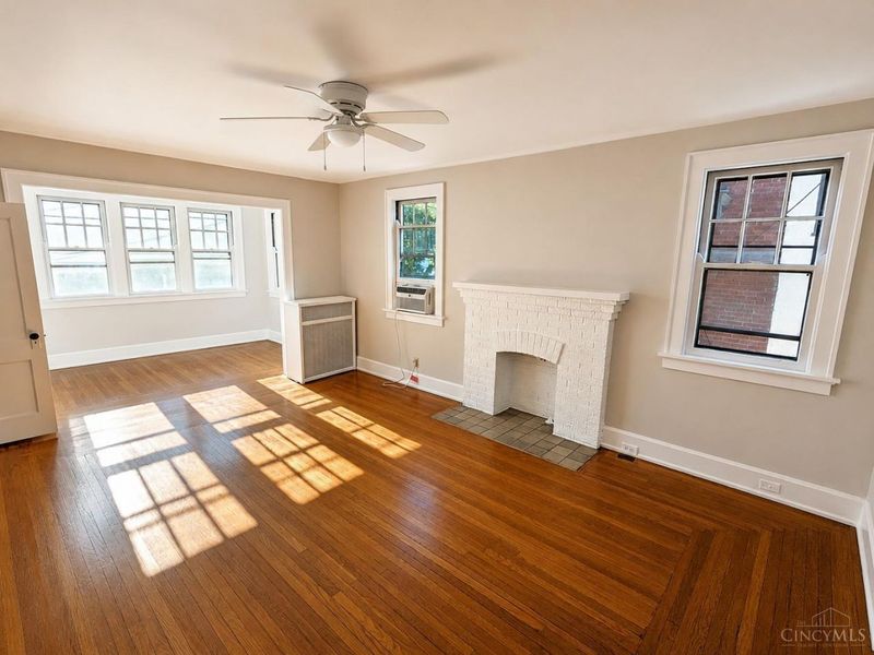 1307 Paxton Avenue, Cincinnati, OH 45208 Photo 2