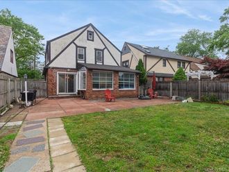 167 Lakeview Avenue Lynbrook, NY 11563