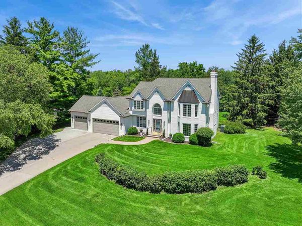 19 Cherry Ln NE, Iowa City, IA 52240