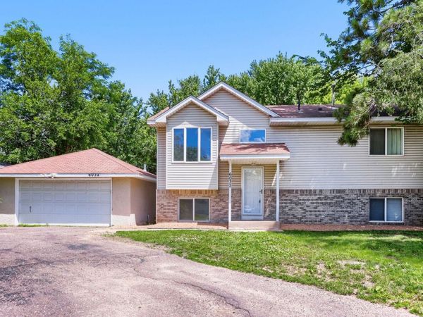 6032 Upper 51st Street N, Oakdale, MN 55128
