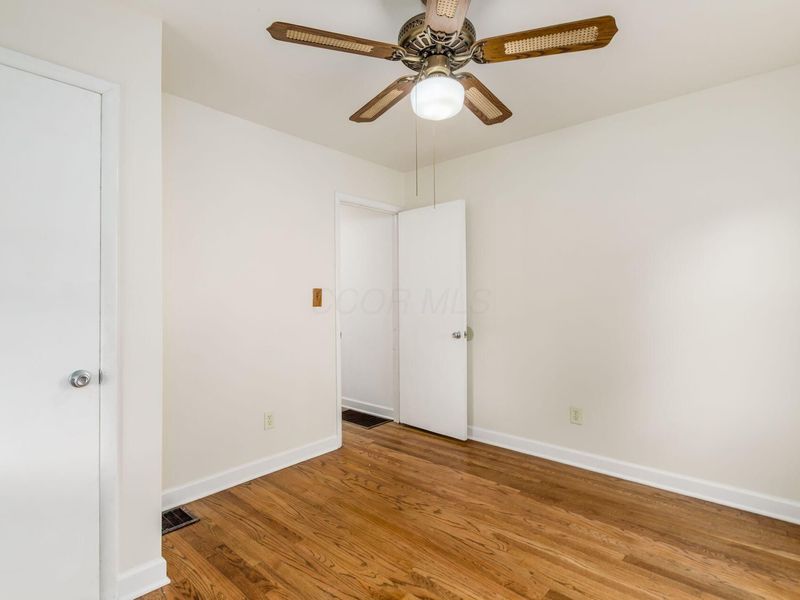 1089 E Dunedin Road, Columbus, OH 43224 Photo 17