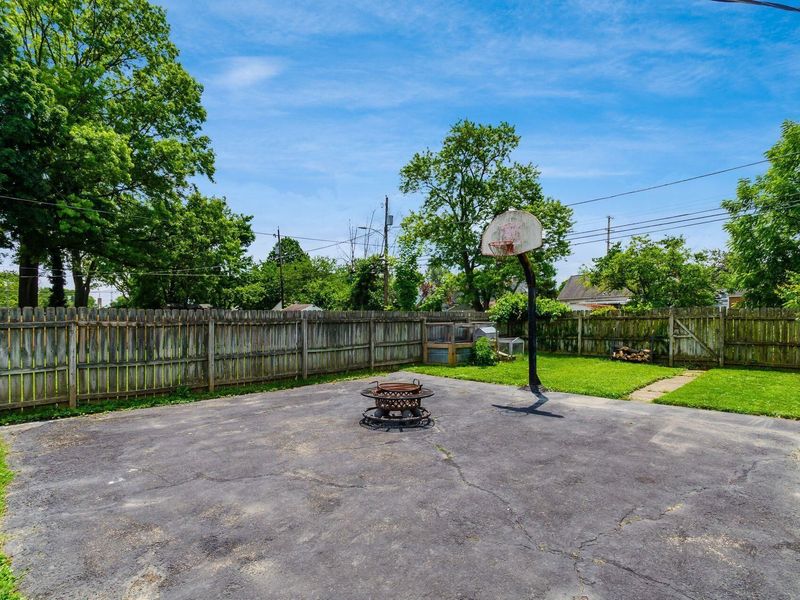 1089 E Dunedin Road, Columbus, OH 43224 Photo 43