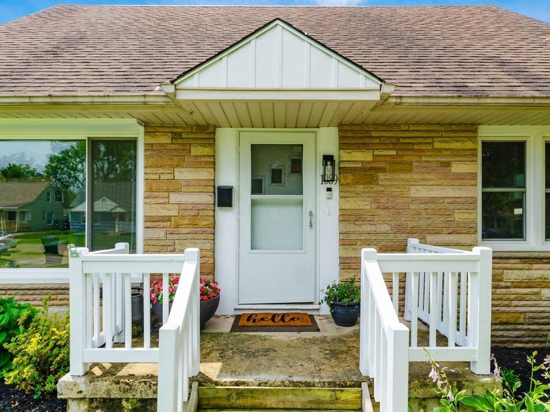 1089 E Dunedin Road, Columbus, OH 43224 Photo 5