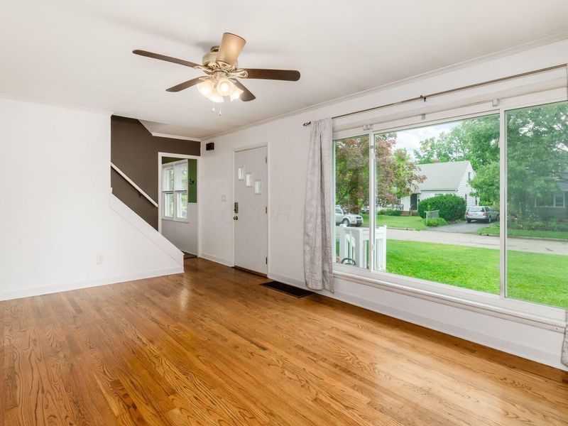 1089 E Dunedin Road, Columbus, OH 43224 Photo 6