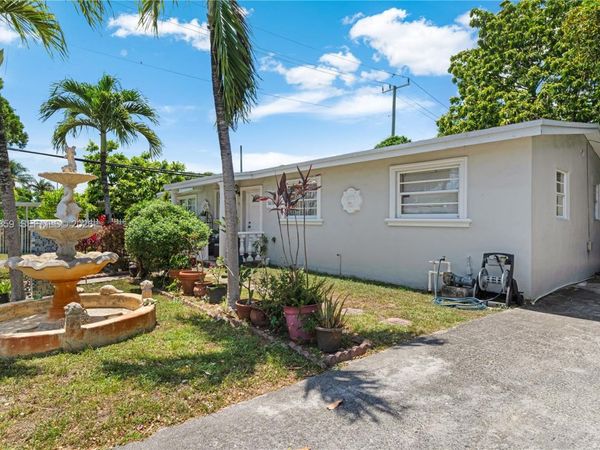 3035 NW 83rd St , Miami, FL 33147