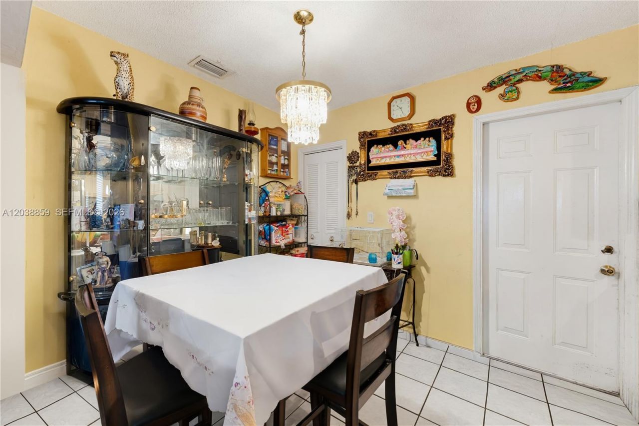 3035 NW 83 St, Miami, FL 33147 Photo