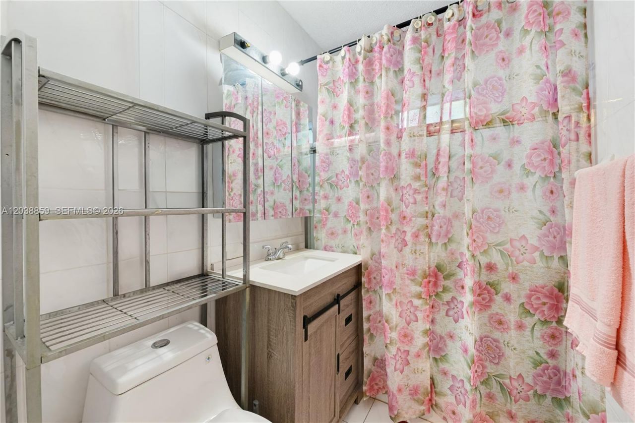 3035 NW 83 St, Miami, FL 33147 Photo